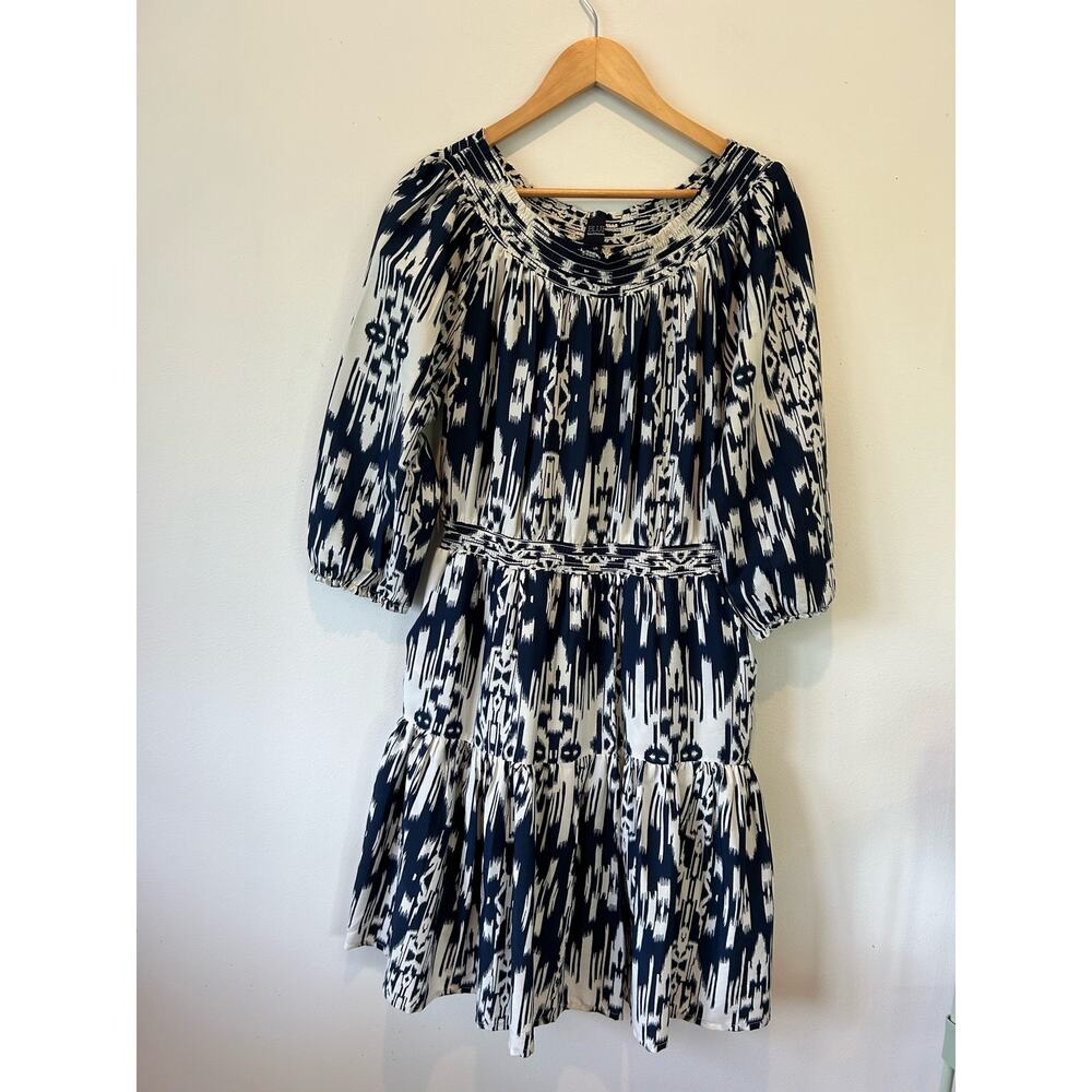 Blue Saks Fifth Avenue womens dress blue and white print size L elastic waist